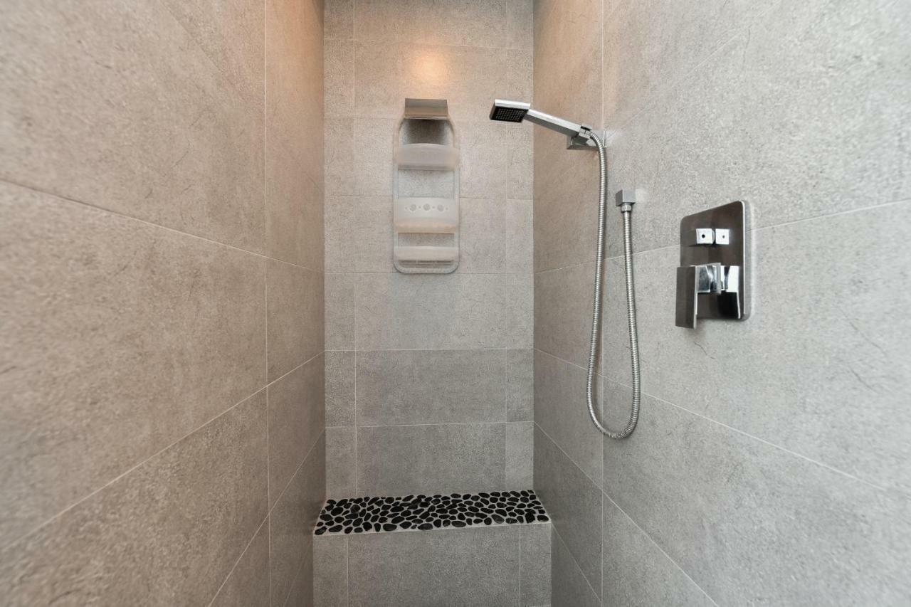 Contemporary Pool Villa I - Pool & Jacuzzi - Nearby Beach Venice Bagian luar foto